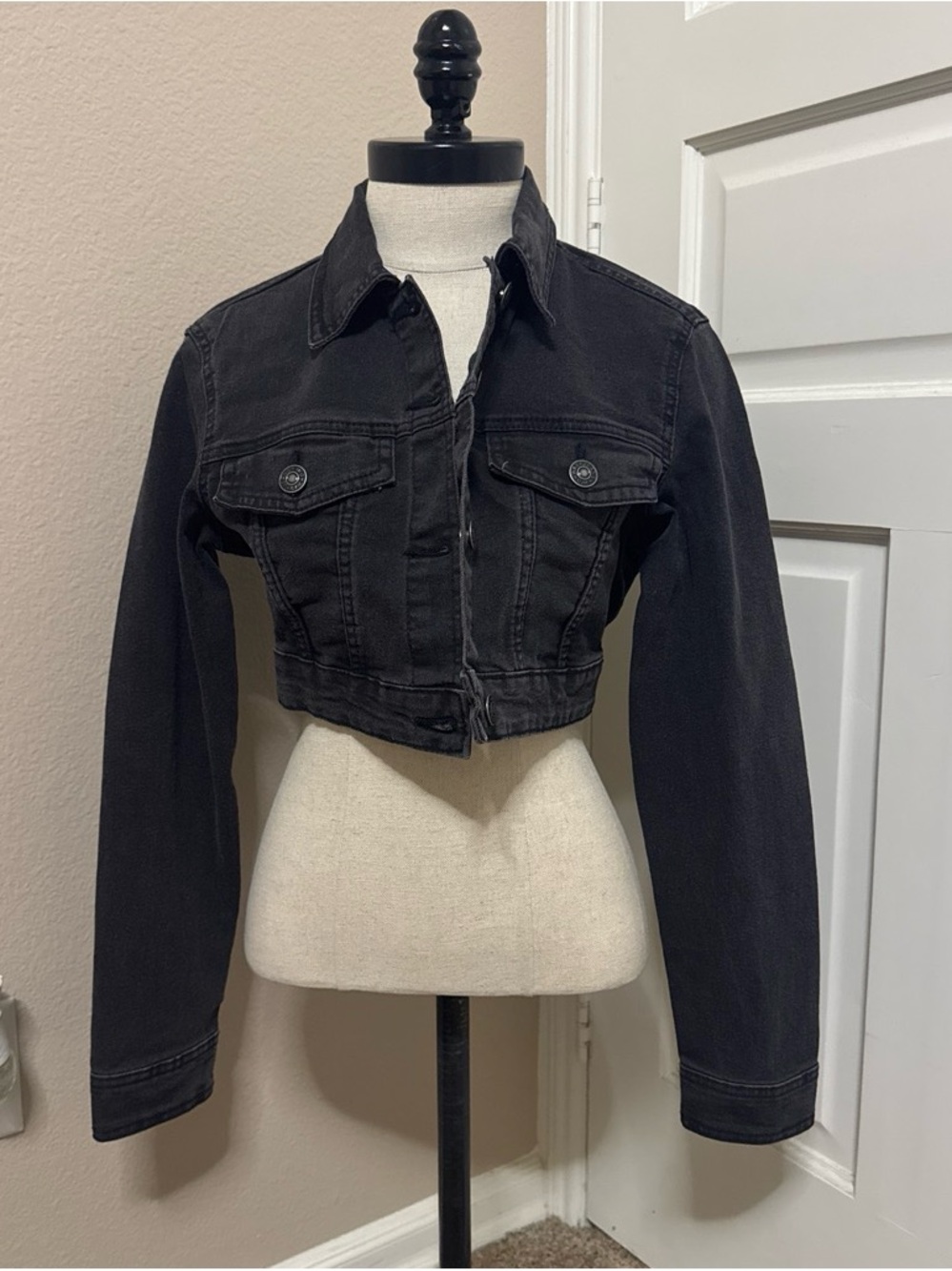 Forever 21 Cropped Black Denim Jacket
